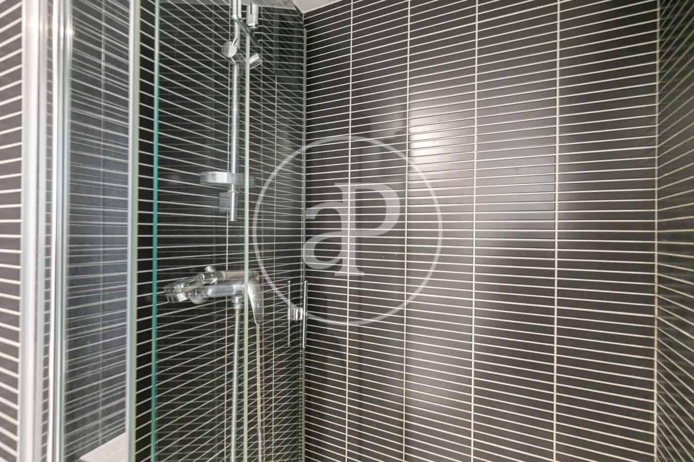 2 soverom Leilighet til leie i Barcelona by med garasje - € 1 900 (Ref: 8986700)