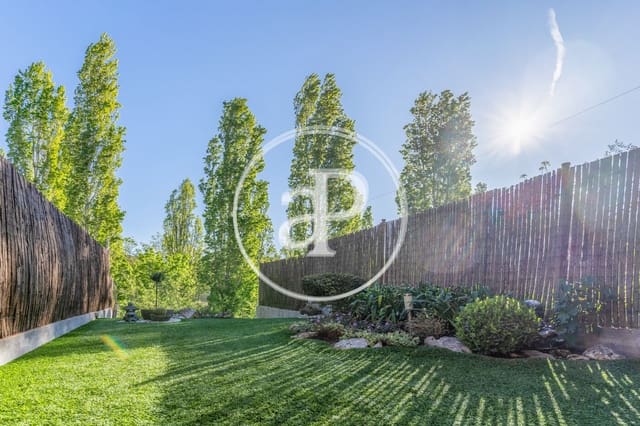 4 soveværelse Villa til salg i Sant Cugat del Vallès - € 820.000 (Ref: 8986703)