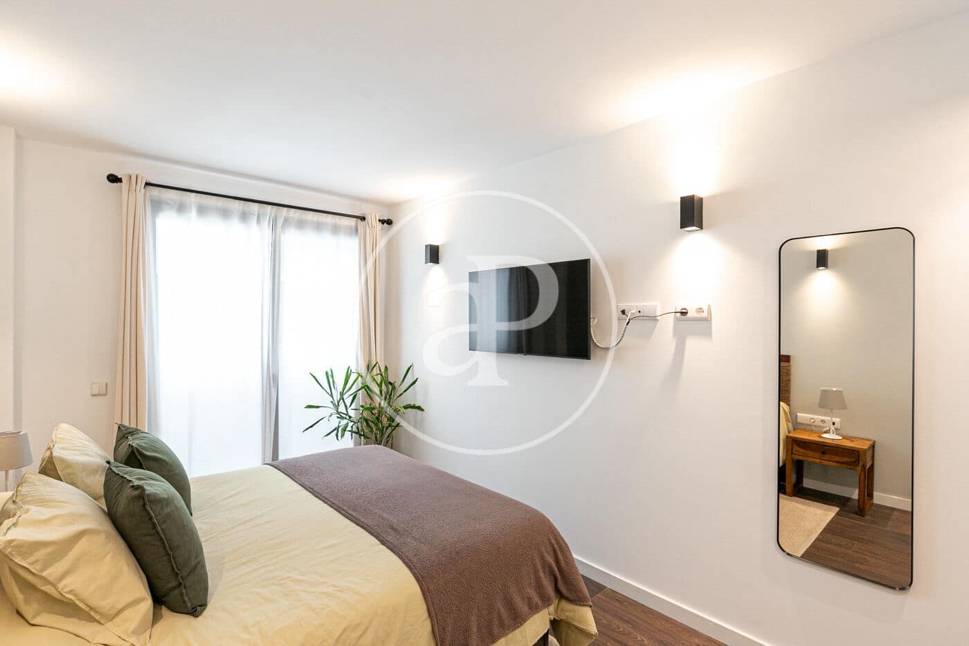 Appartement de 2 chambres à louer à Barcelone ville - 1 990 € (Ref: 8986716)