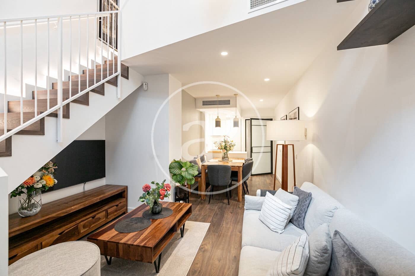 Appartement de 2 chambres à louer à Barcelone ville - 1 990 € (Ref: 8986716)