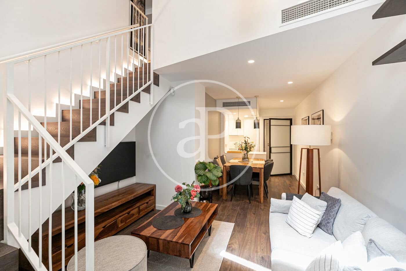 Appartement de 2 chambres à louer à Barcelone ville - 1 990 € (Ref: 8986716)