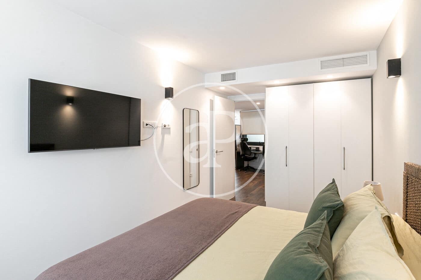 Appartement de 2 chambres à louer à Barcelone ville - 1 990 € (Ref: 8986716)