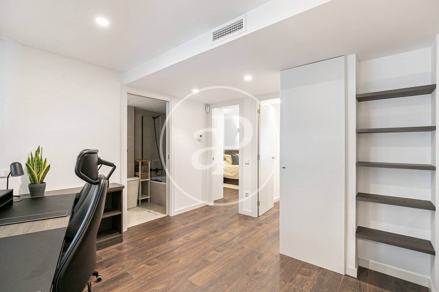 Appartement de 2 chambres à louer à Barcelone ville - 1 990 € (Ref: 8986716)