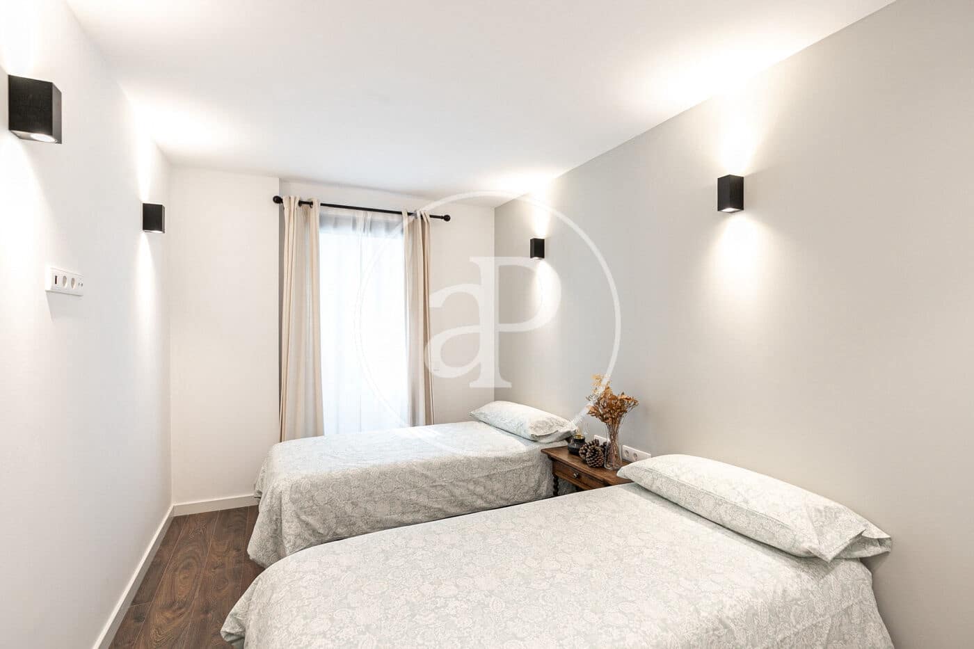 Appartement de 2 chambres à louer à Barcelone ville - 1 990 € (Ref: 8986716)