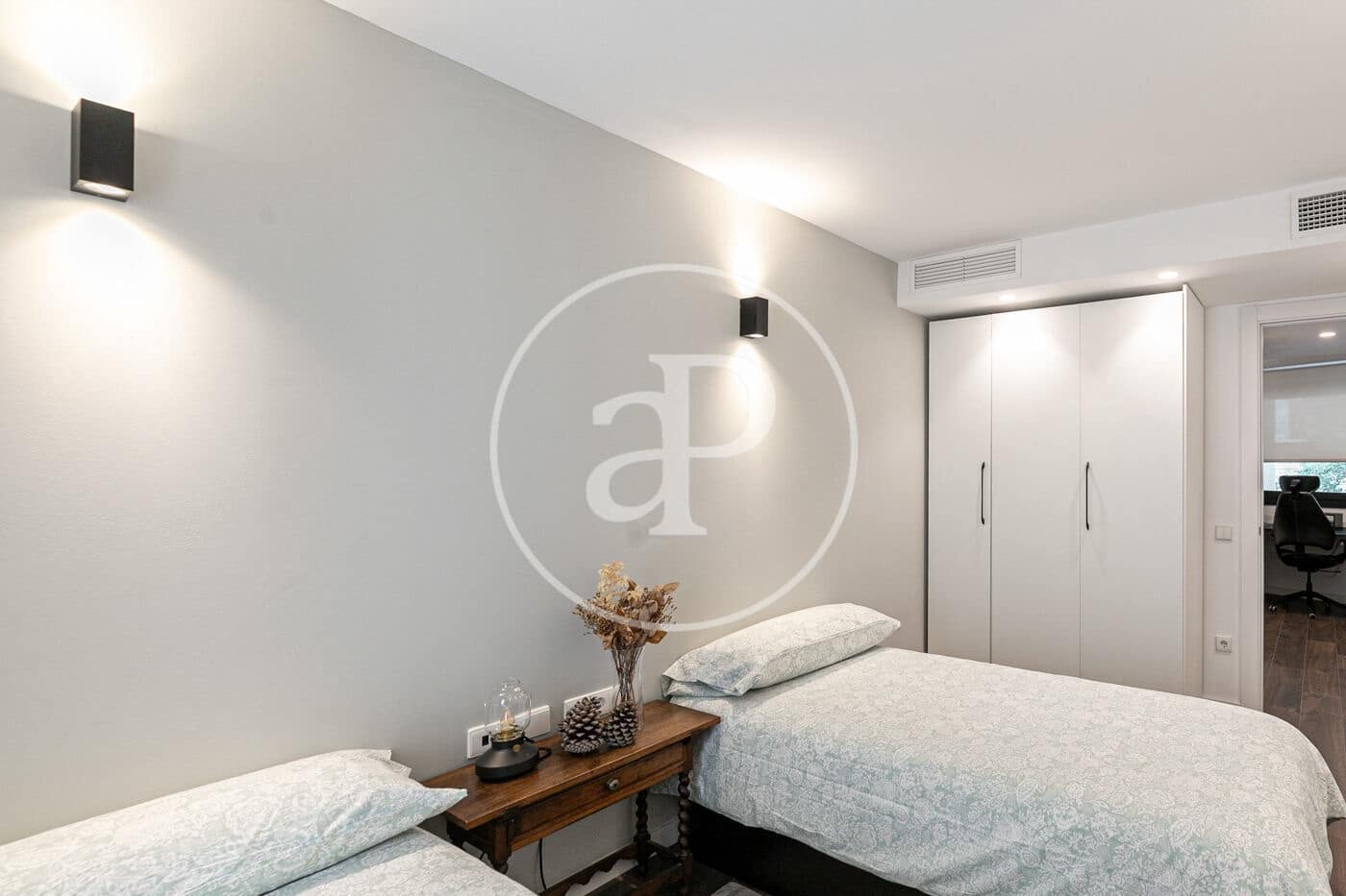 Appartement de 2 chambres à louer à Barcelone ville - 1 990 € (Ref: 8986716)