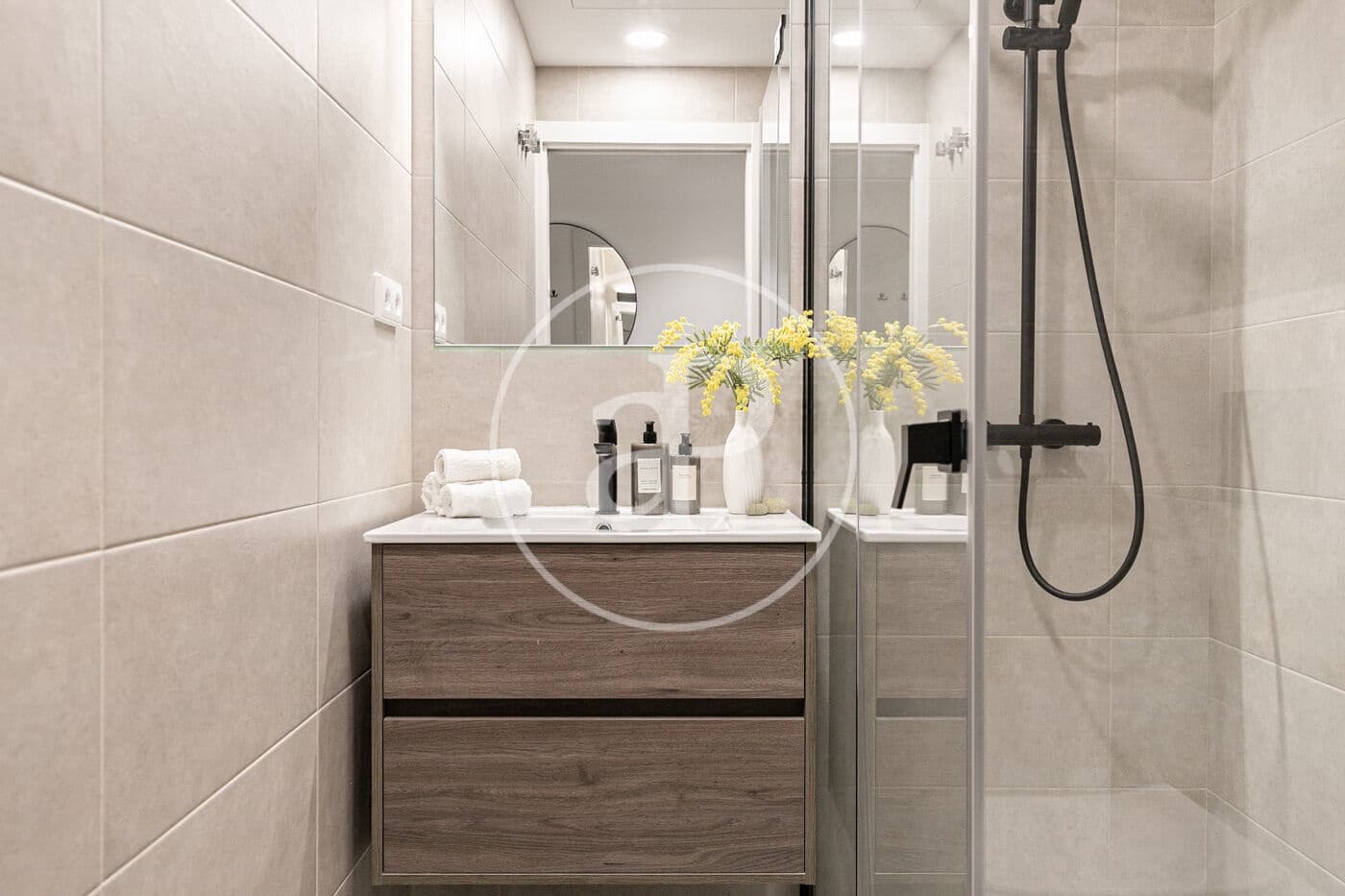 Appartement de 2 chambres à louer à Barcelone ville - 1 990 € (Ref: 8986716)