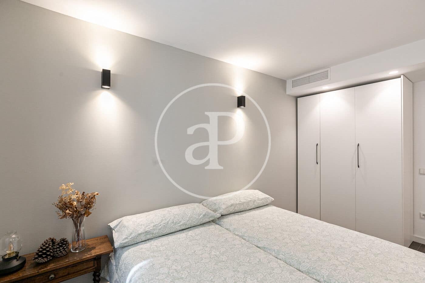 Appartement de 2 chambres à louer à Barcelone ville - 1 990 € (Ref: 8986716)