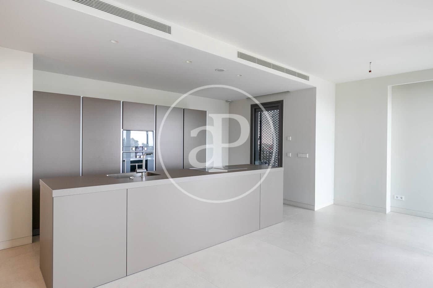 3 soveværelse Lejlighed til leje i Barcelona by med swimmingpool - € 4.950 (Ref: 8986729)