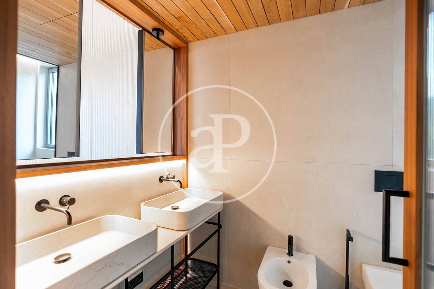 3 soveværelse Lejlighed til leje i Barcelona by med swimmingpool - € 4.950 (Ref: 8986729)