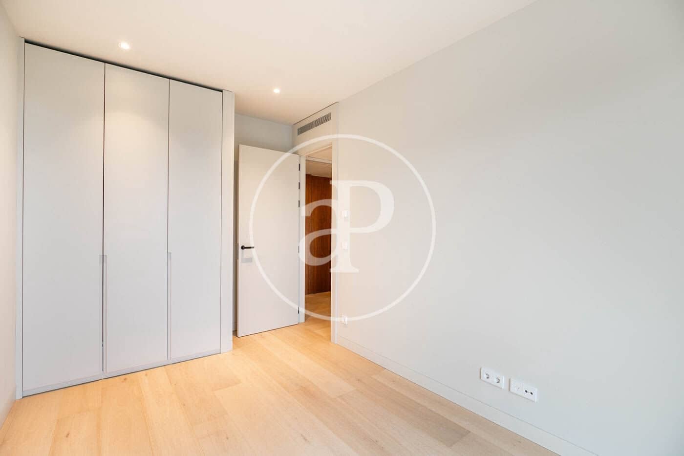 3 soveværelse Lejlighed til leje i Barcelona by med swimmingpool - € 4.950 (Ref: 8986729)