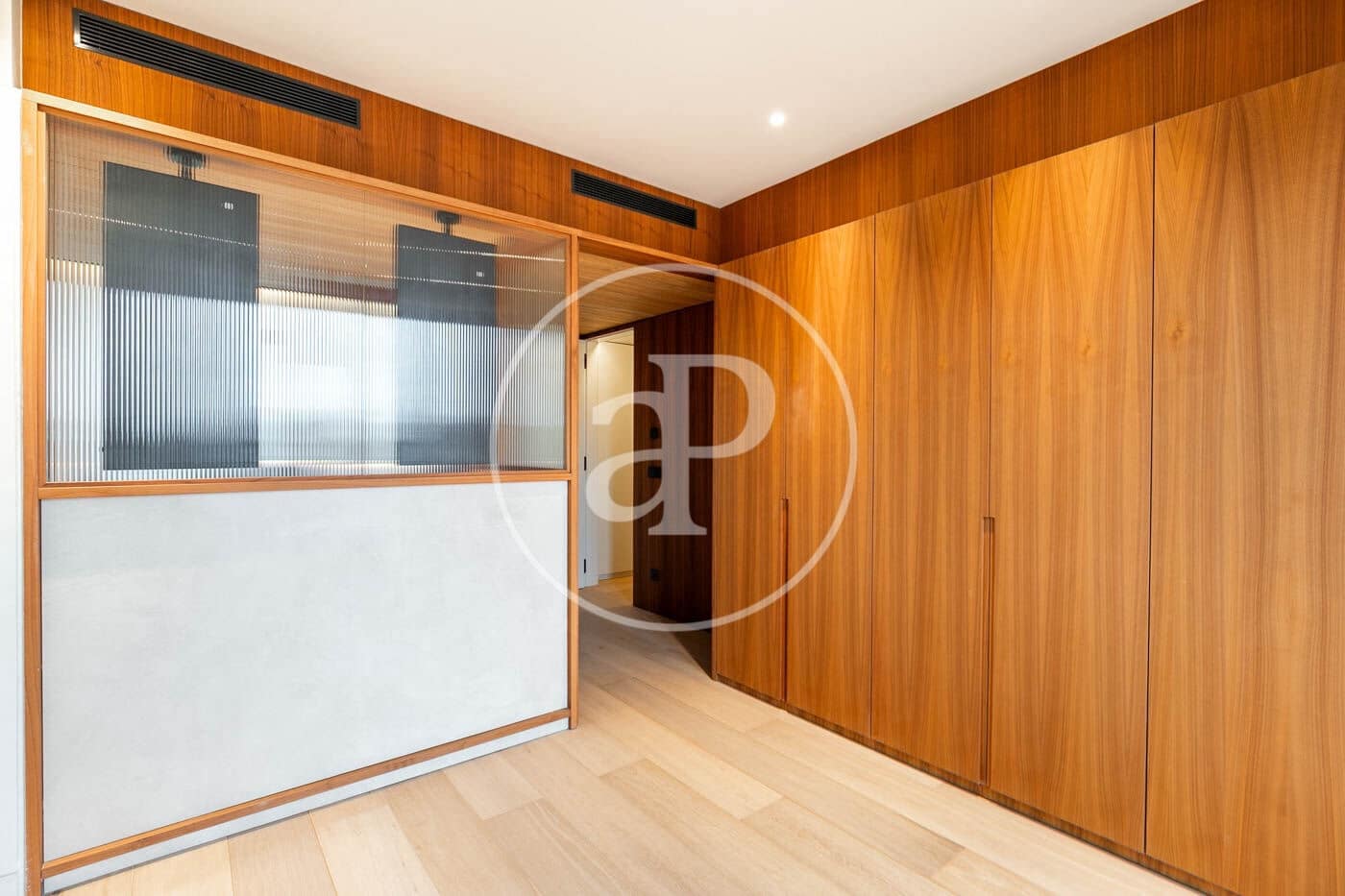 3 soveværelse Lejlighed til leje i Barcelona by med swimmingpool - € 4.950 (Ref: 8986729)