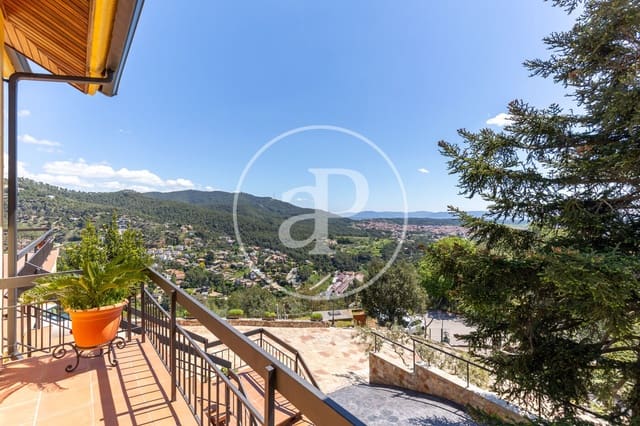 4 soveværelse Villa til salg i Sant Feliu del Raco, Castellar del Vallès - € 575.000 (Ref: 8986733)