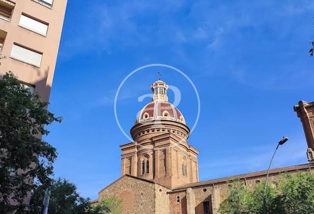 8 soverom Villa til salgs i Sant Andreu de Palomar, Barcelona by - € 975 000 (Ref: 8986744)