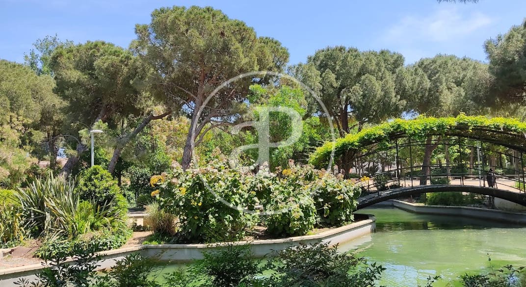 8 soverom Villa til salgs i Barcelona by - € 975 000 (Ref: 8986744)
