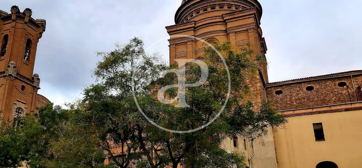 8 soverom Villa til salgs i Barcelona by - € 975 000 (Ref: 8986744)