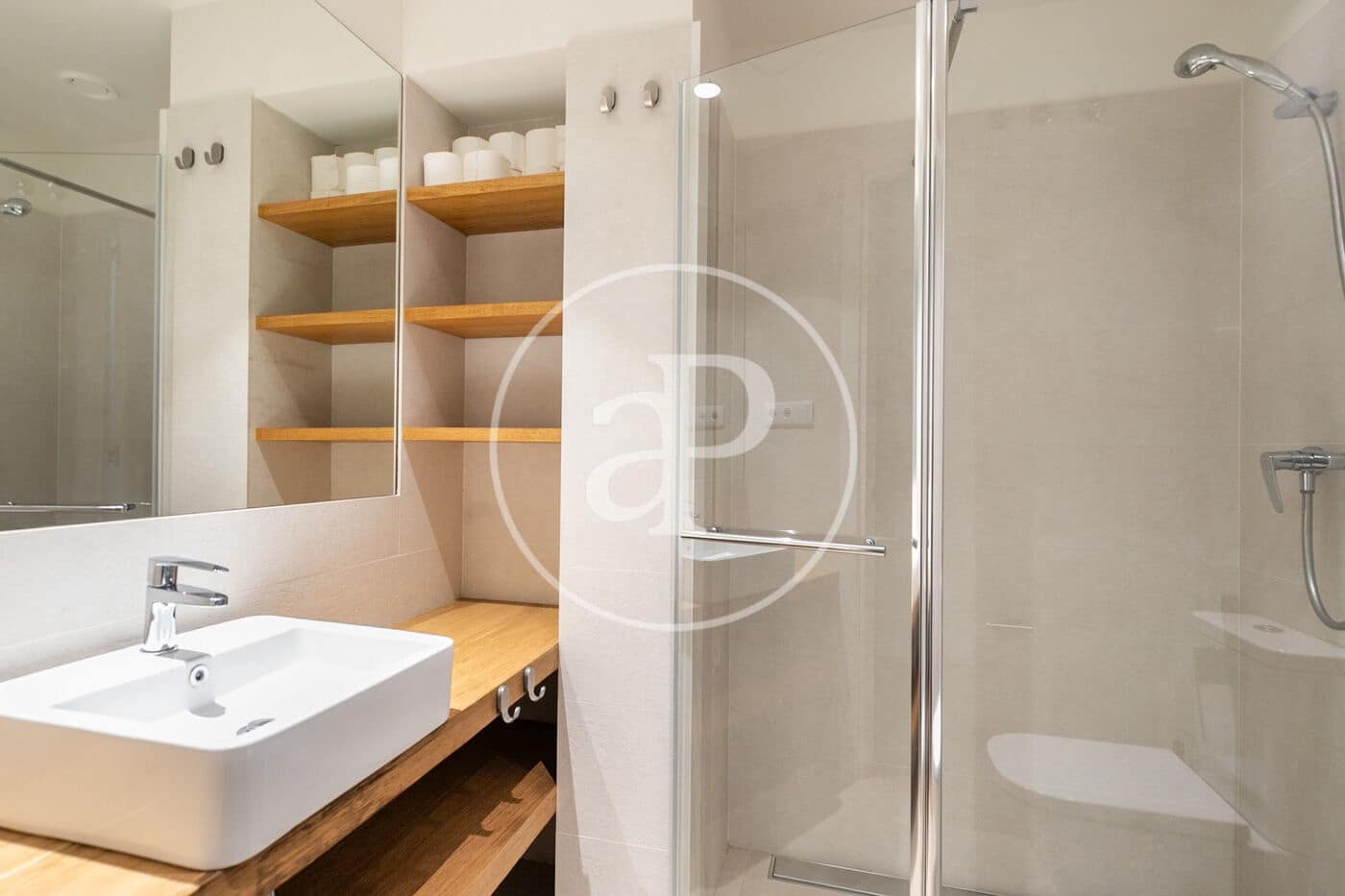 Lejlighed til salg i Barcelona by - € 470.000 (Ref: 8986750)