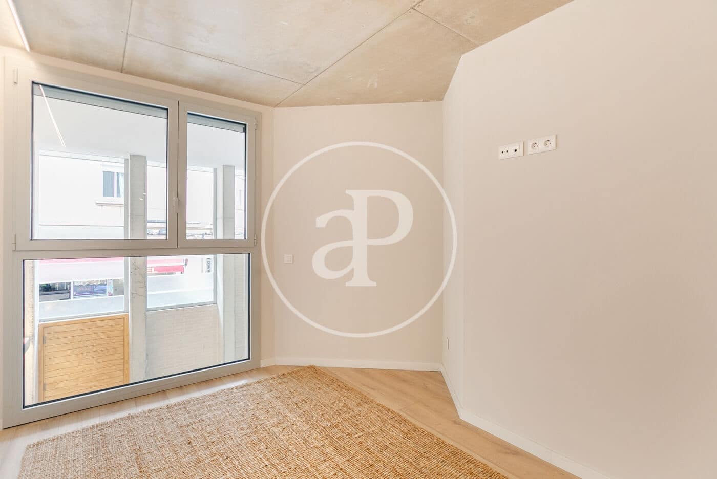 Leilighet til salgs i L'Hospitalet de Llobregat - € 465 000 (Ref: 8986789)