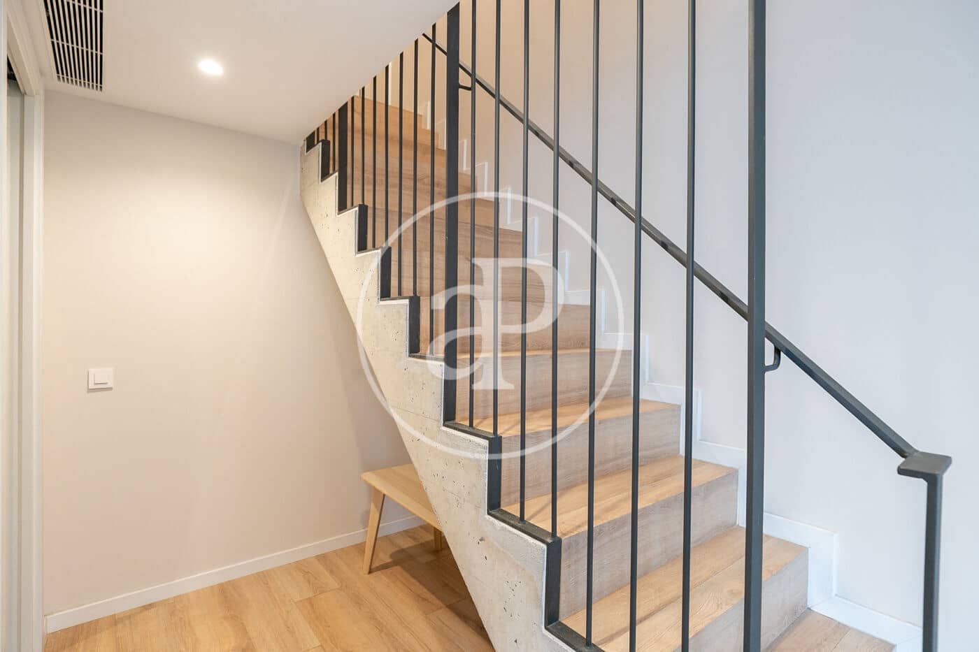 Leilighet til salgs i L'Hospitalet de Llobregat - € 465 000 (Ref: 8986789)