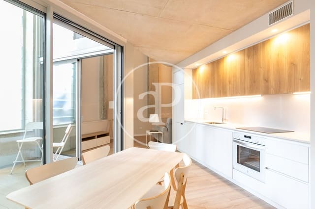 Lejlighed til salg i L'Hospitalet de Llobregat - € 465.000 (Ref: 8986789)