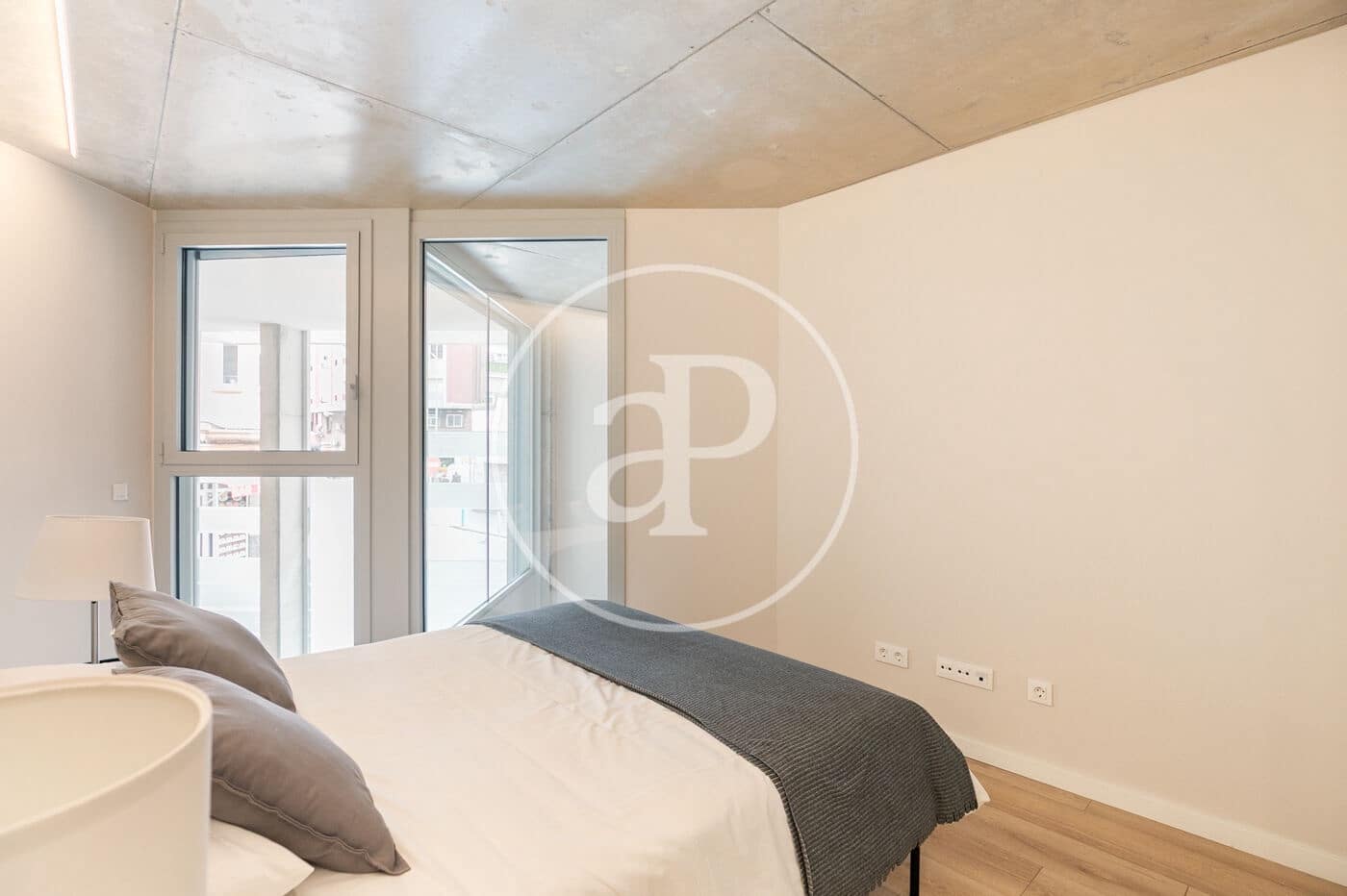 Leilighet til salgs i L'Hospitalet de Llobregat - € 465 000 (Ref: 8986789)