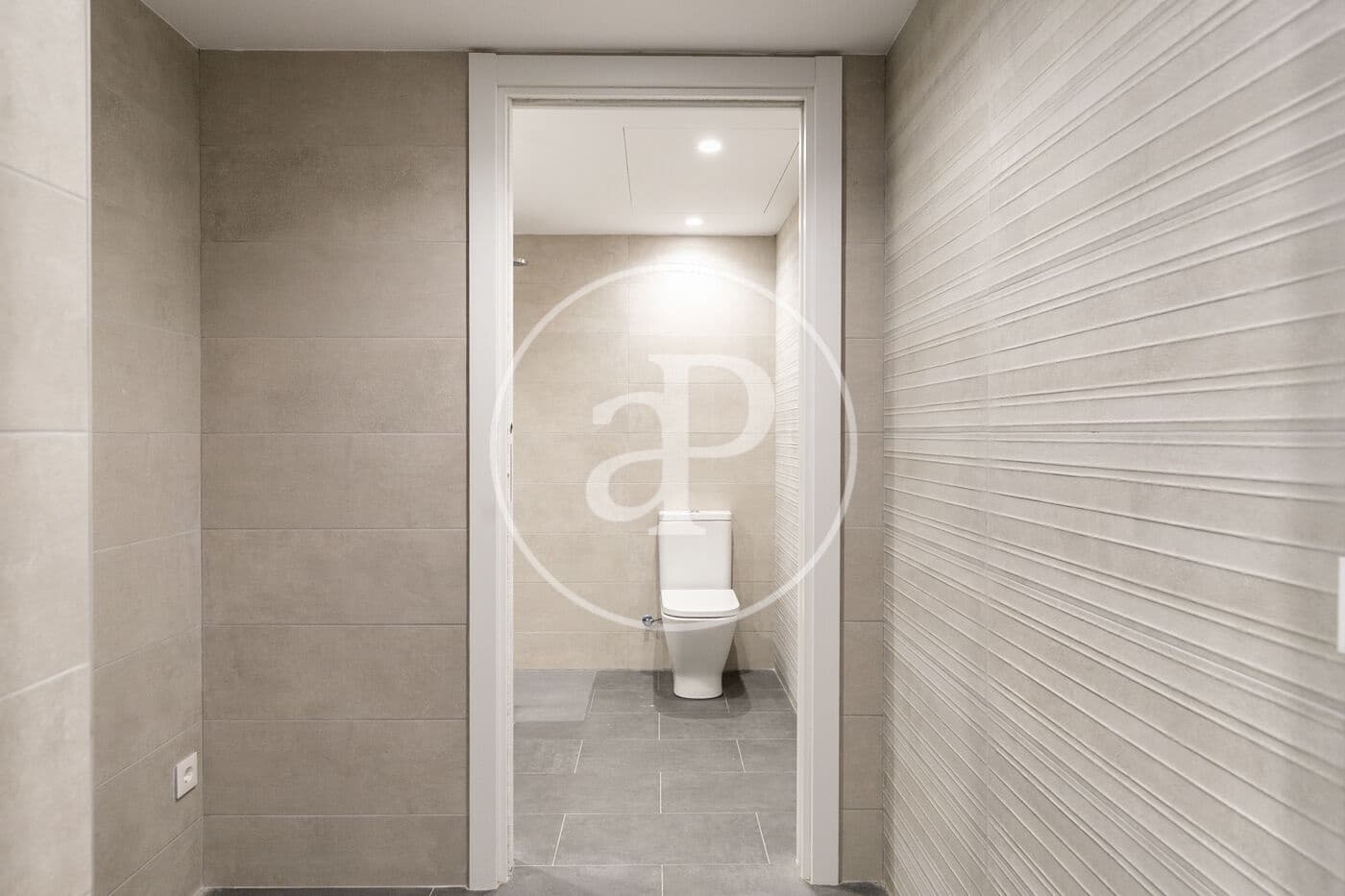 Leilighet til salgs i L'Hospitalet de Llobregat - € 465 000 (Ref: 8986789)