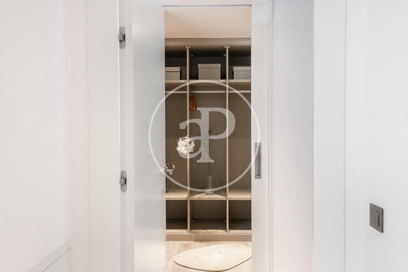 6 soveværelse Lejlighed til salg i Esplugues de Llobregat med swimmingpool - € 2.058.000 (Ref: 8986793)