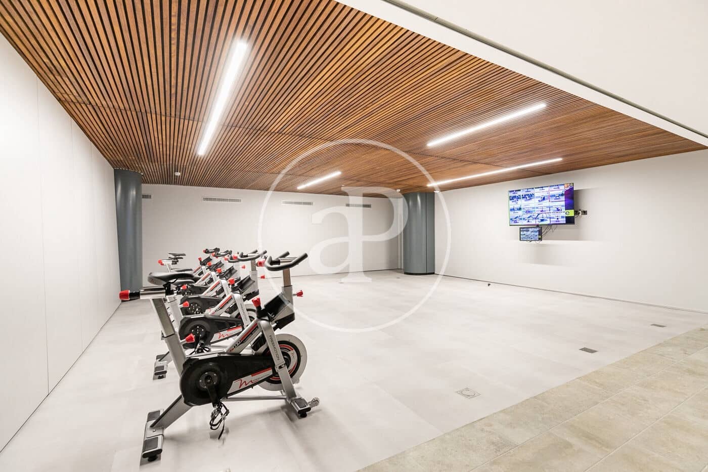 6 soveværelse Lejlighed til salg i Esplugues de Llobregat med swimmingpool - € 2.058.000 (Ref: 8986793)