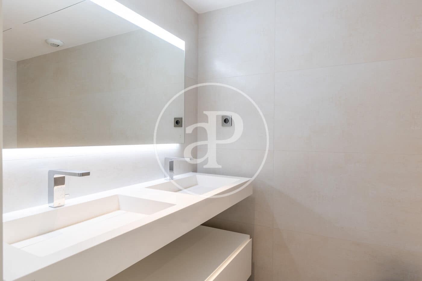 6 soverom Leilighet til salgs i Esplugues de Llobregat med svømmebasseng garasje - € 2 211 000 (Ref: 8986793)