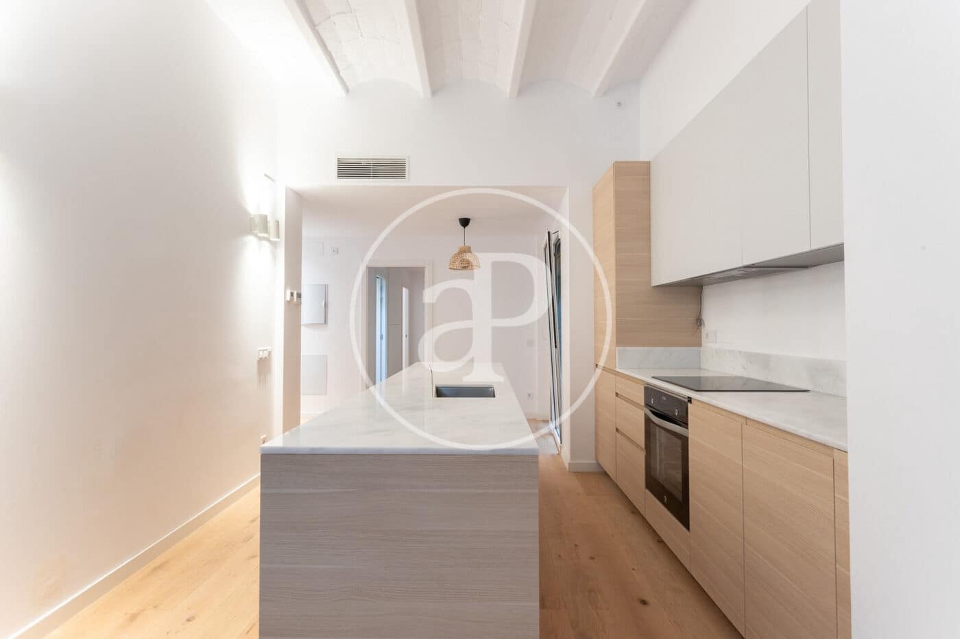 Apartment for sale in Barcelona city - € 670,000 (Ref: 8986796)