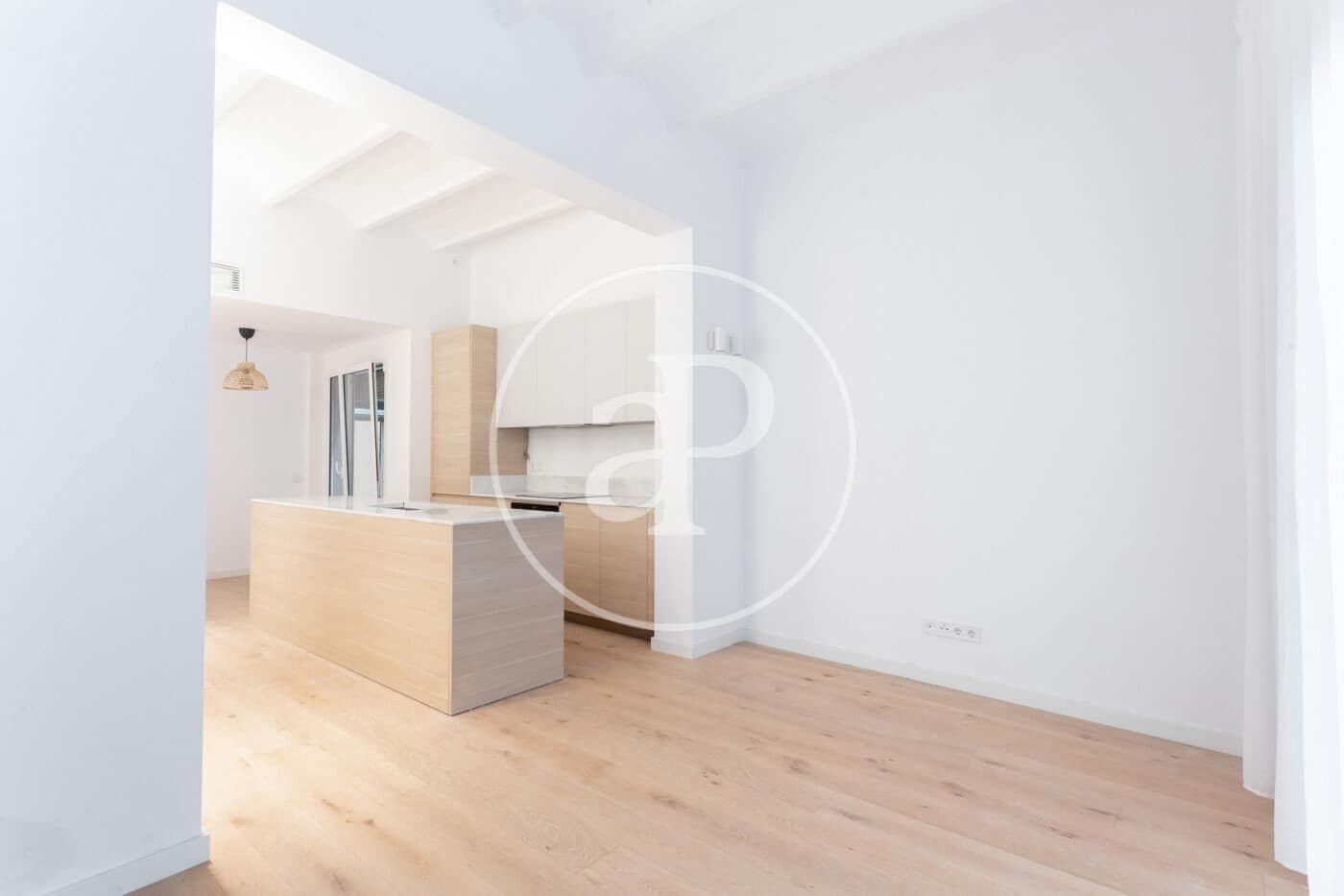 Apartment for sale in Barcelona city - € 670,000 (Ref: 8986796)