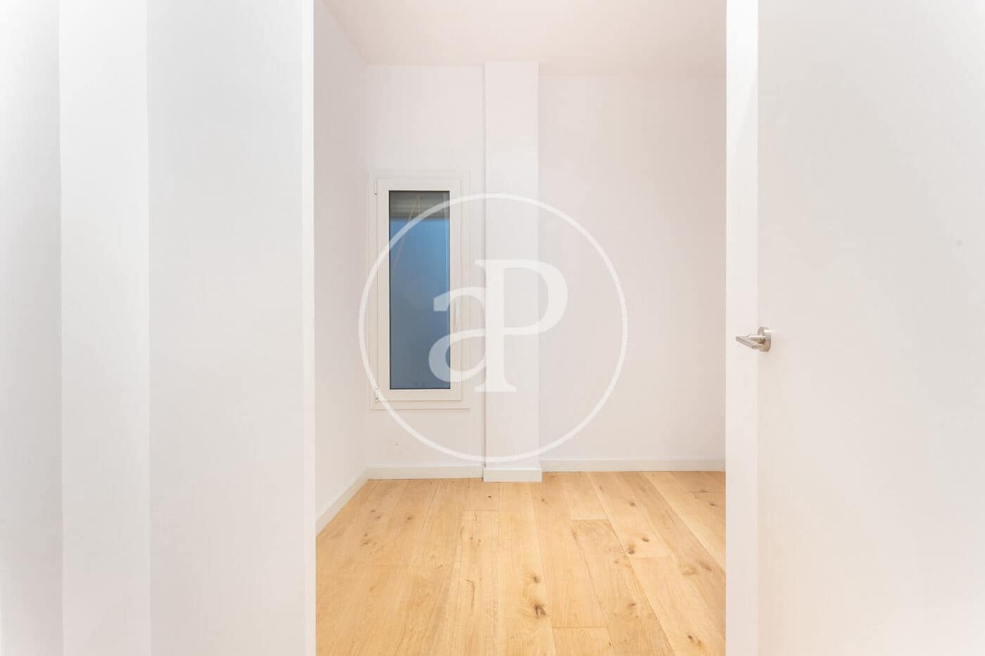 Apartment for sale in Barcelona city - € 670,000 (Ref: 8986796)
