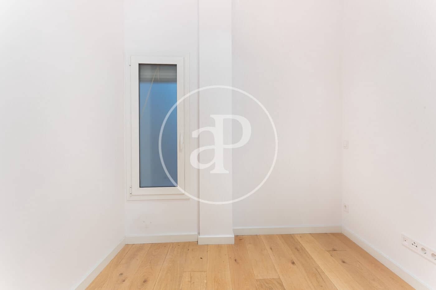 Apartment for sale in Barcelona city - € 670,000 (Ref: 8986796)