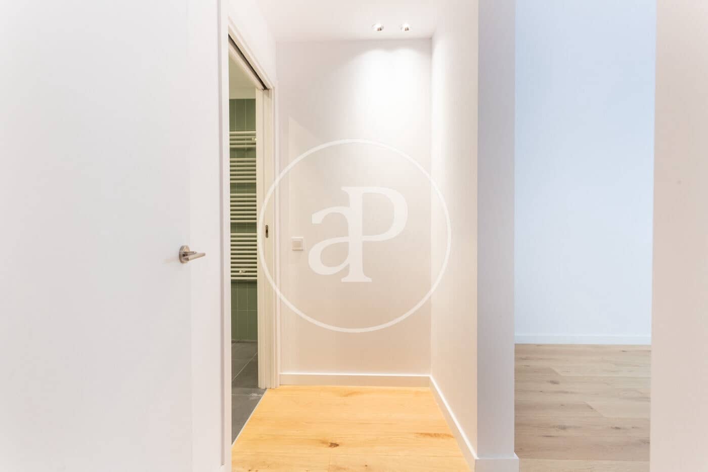 Apartment for sale in Barcelona city - € 670,000 (Ref: 8986796)