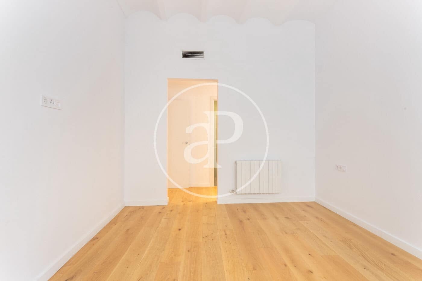 Apartment for sale in Barcelona city - € 670,000 (Ref: 8986796)