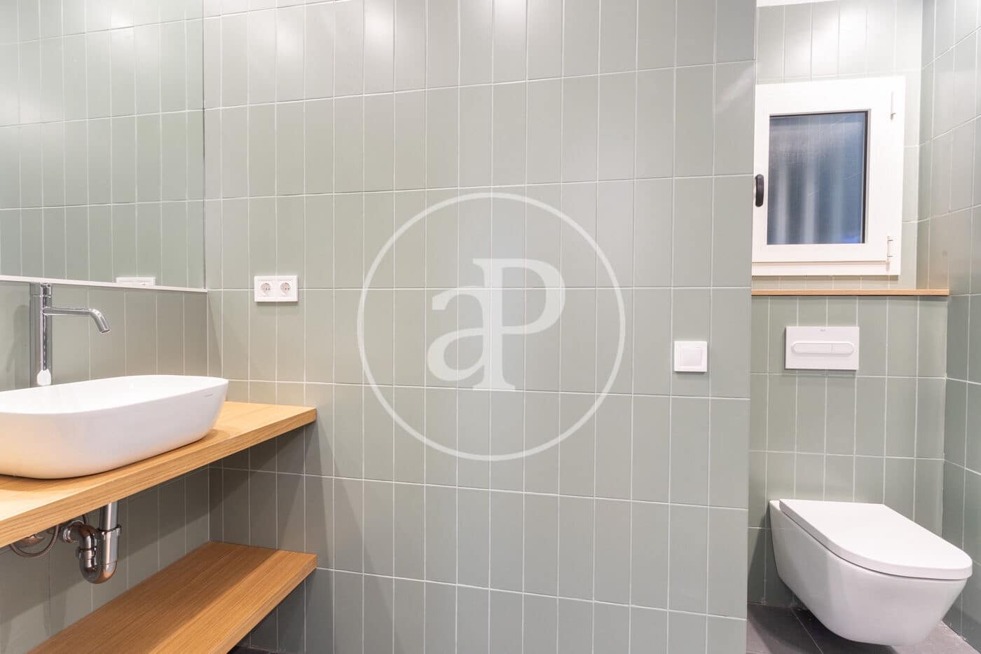 Apartment for sale in Barcelona city - € 670,000 (Ref: 8986796)