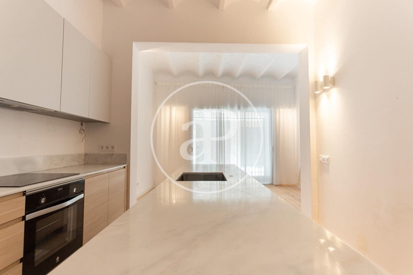 Apartment for sale in Barcelona city - € 670,000 (Ref: 8986796)