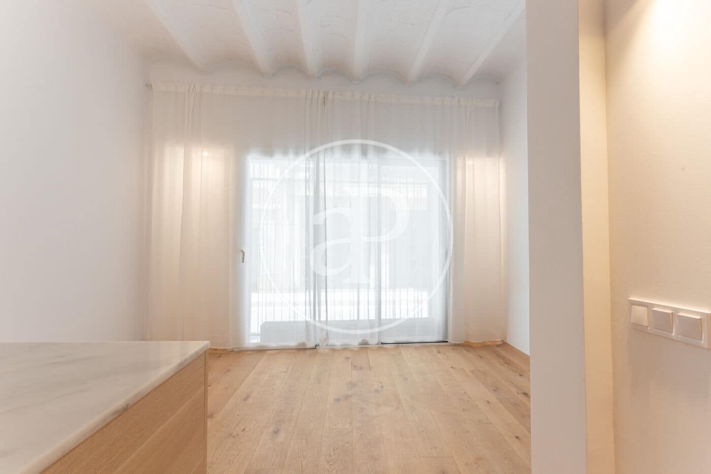 Apartment for sale in Barcelona city - € 670,000 (Ref: 8986796)