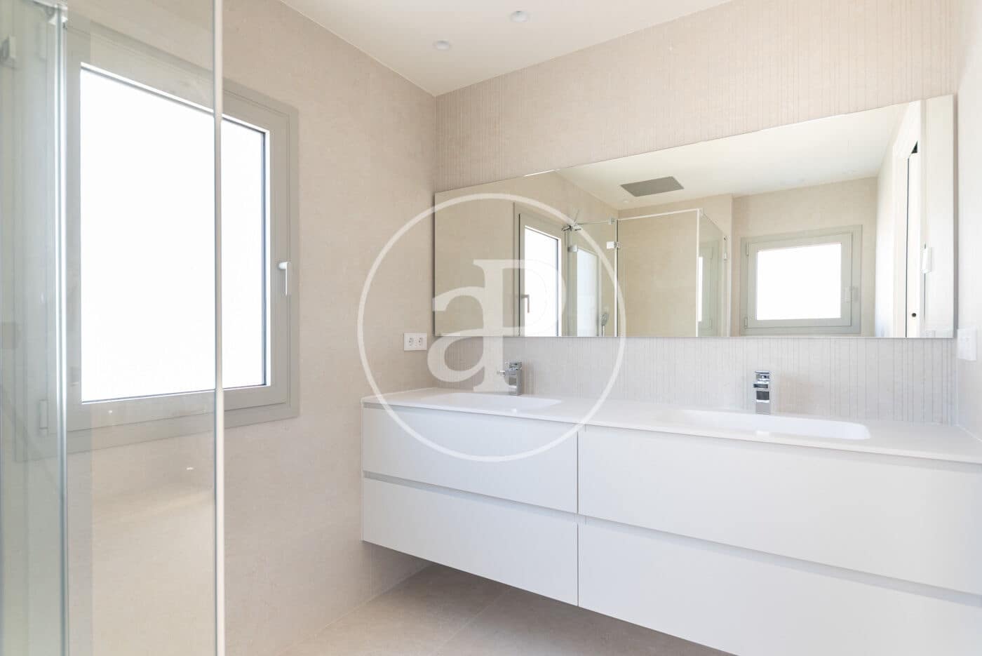 Apartment for sale in Sitges with pool - € 2,840,000 (Ref: 8986807)