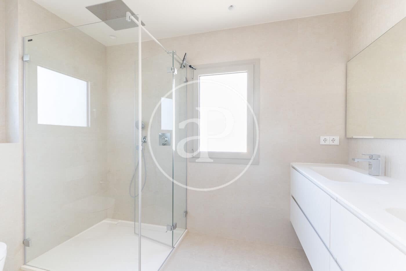 Apartment for sale in Sitges with pool - € 2,840,000 (Ref: 8986807)