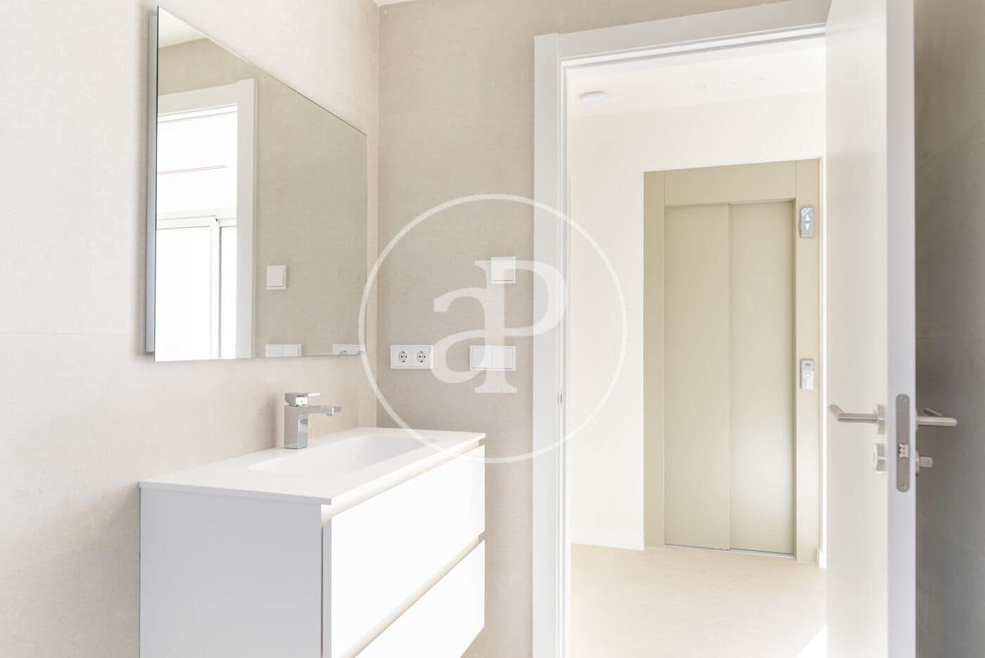 Apartment for sale in Sitges with pool - € 2,840,000 (Ref: 8986807)