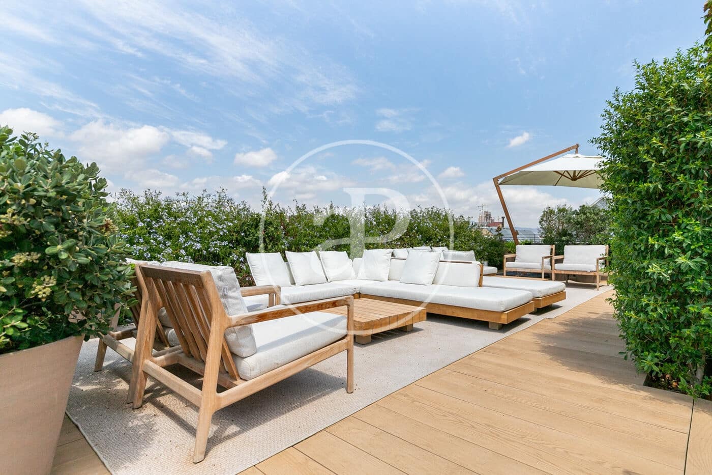 Leilighet til salgs i Barcelona by med svømmebasseng - € 1 050 000 (Ref: 8986816)