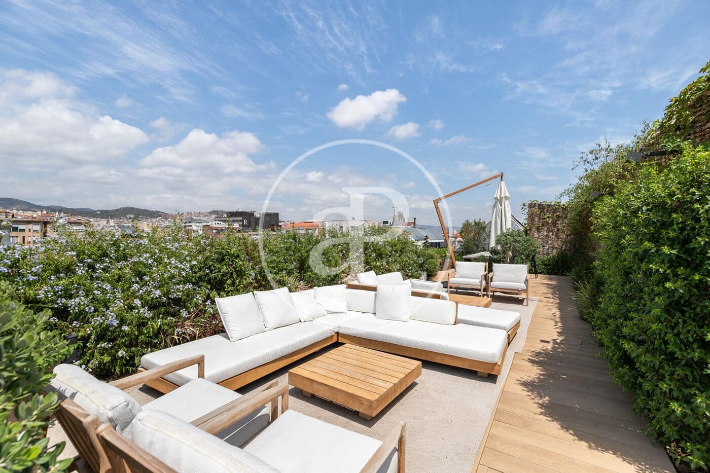 Leilighet til salgs i Barcelona by med svømmebasseng - € 1 050 000 (Ref: 8986816)