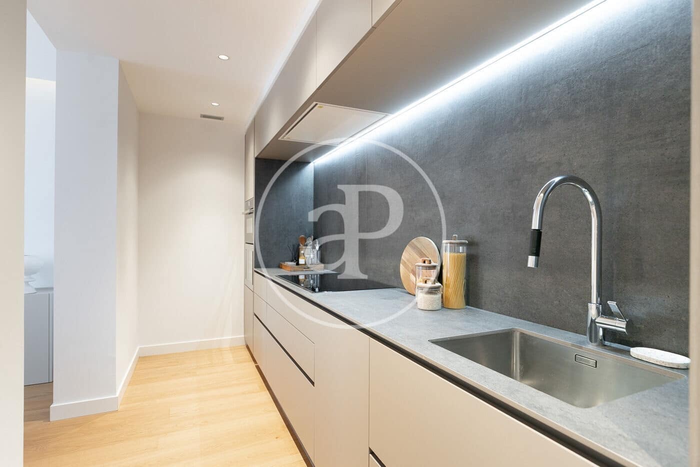 Leilighet til salgs i Barcelona by med svømmebasseng - € 1 050 000 (Ref: 8986816)