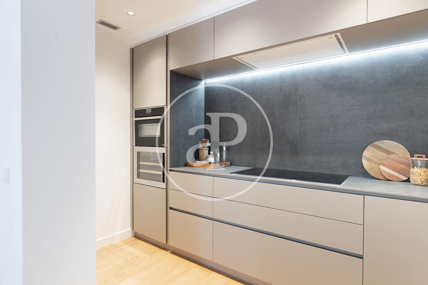 Leilighet til salgs i Barcelona by med svømmebasseng - € 1 050 000 (Ref: 8986816)