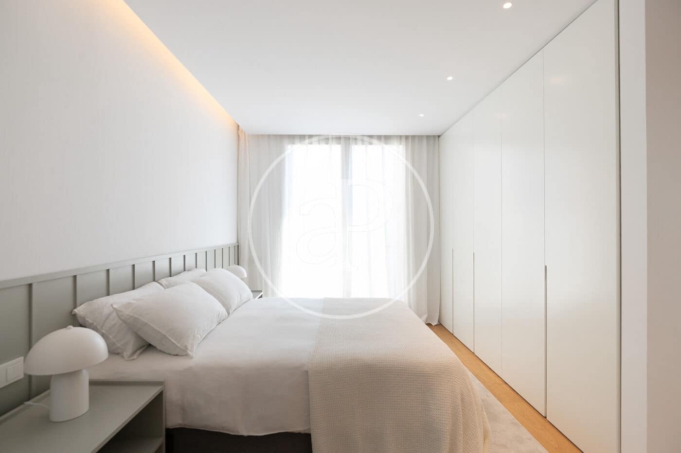 Leilighet til salgs i Barcelona by med svømmebasseng - € 1 050 000 (Ref: 8986816)