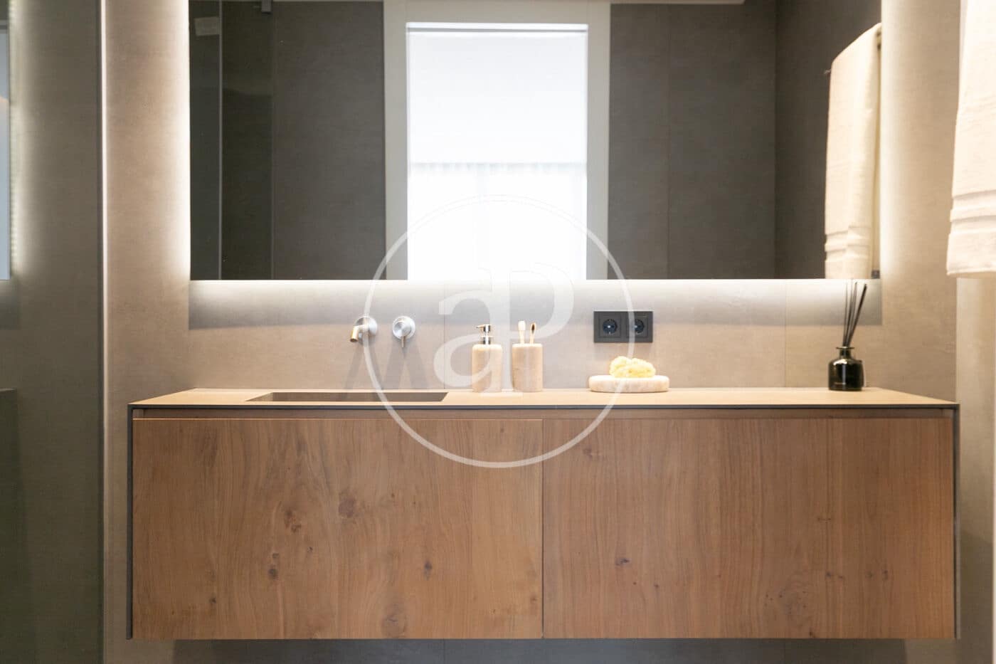 Leilighet til salgs i Barcelona by med svømmebasseng - € 1 050 000 (Ref: 8986816)