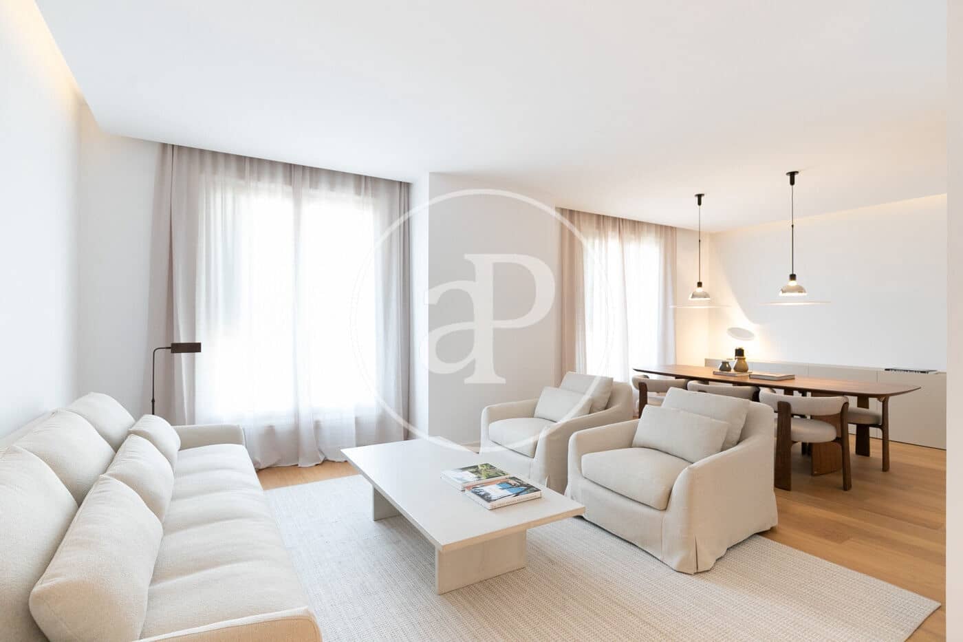 Leilighet til salgs i Barcelona by med svømmebasseng - € 1 050 000 (Ref: 8986817)