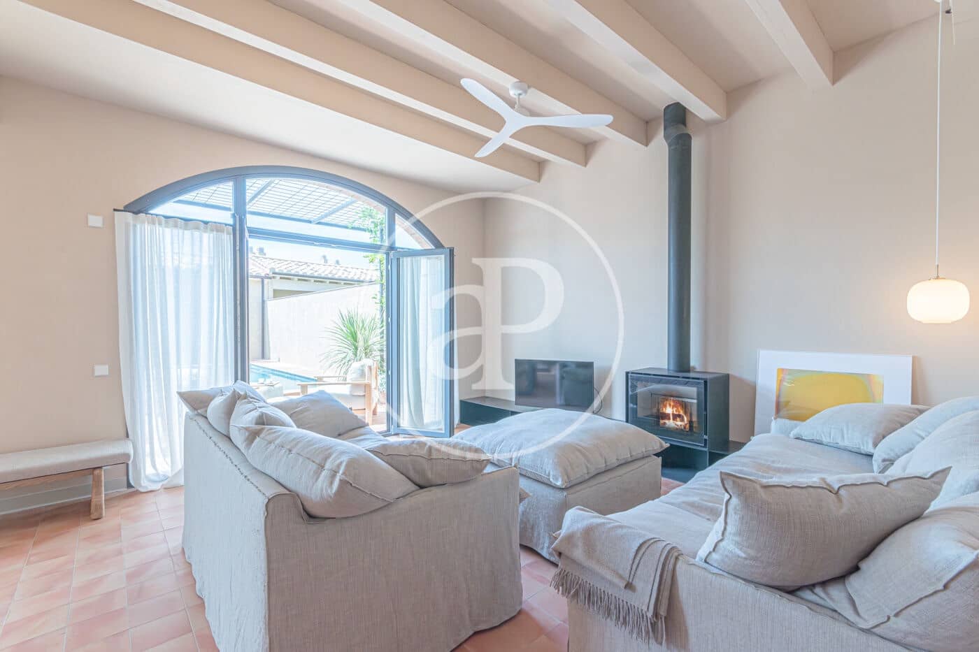 Lejlighed til salg i Gualta med swimmingpool - € 890.000 (Ref: 8986852)