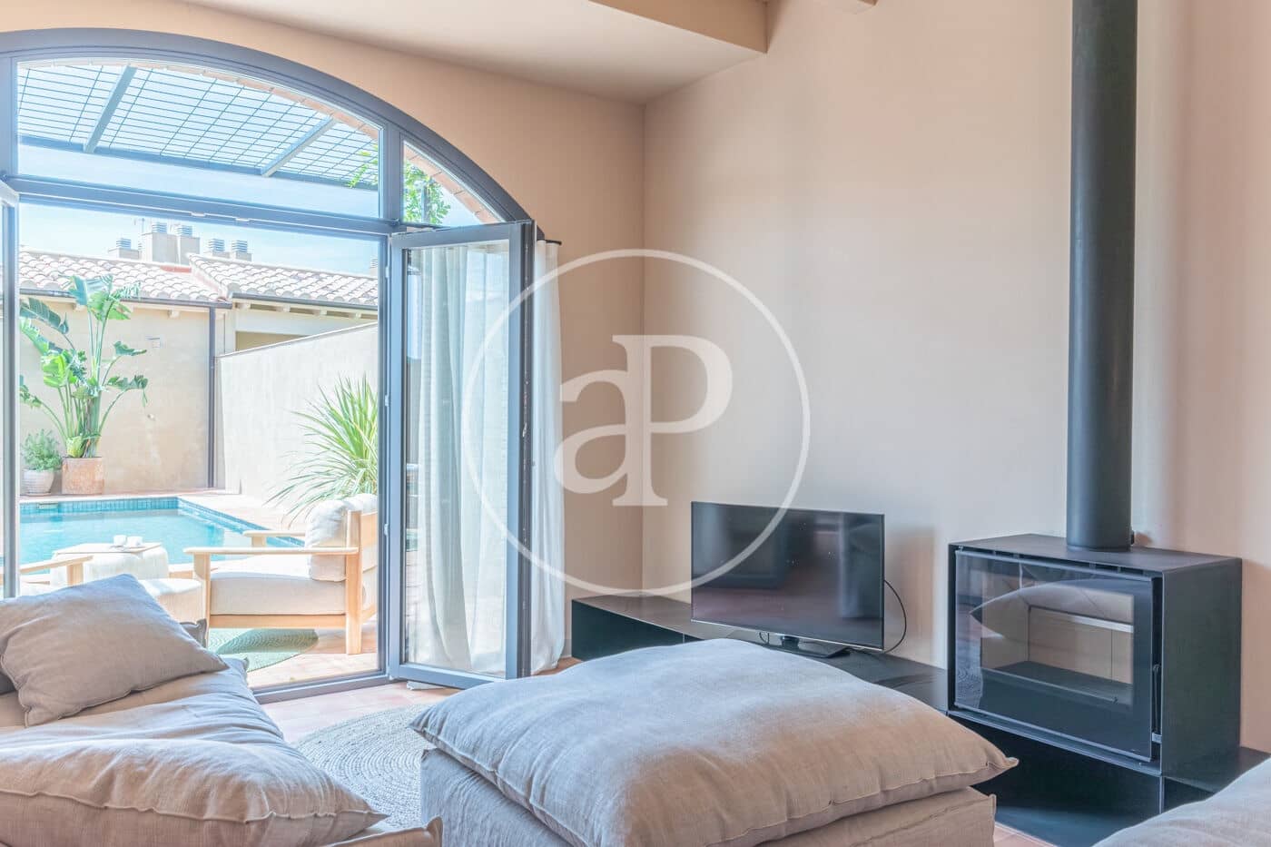 Lejlighed til salg i Gualta med swimmingpool - € 890.000 (Ref: 8986852)