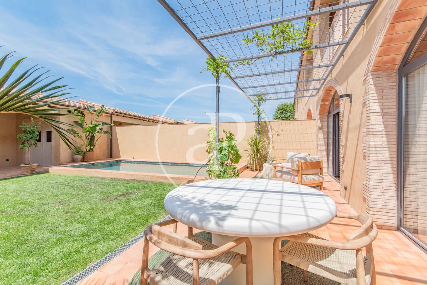 Lejlighed til salg i Gualta med swimmingpool - € 890.000 (Ref: 8986852)